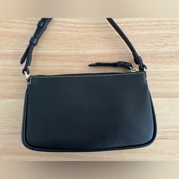 Dooney & Bourke leather crossbody. Color: Black - Picture 4 of 9